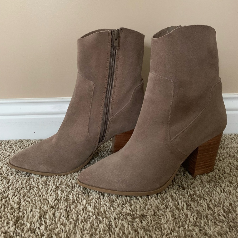 Steve Madden Jarvis Suede Boots